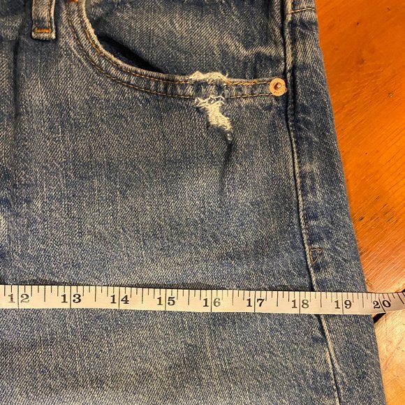 GAP Sky-High, Wide-Leg Jeans – Medium/Light Wash - Picture 5 of 10
